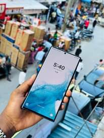 A picture of Samsung S22 Ultra