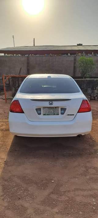 A picture of 2007 HONDA ACCORD Discussion Continue Car