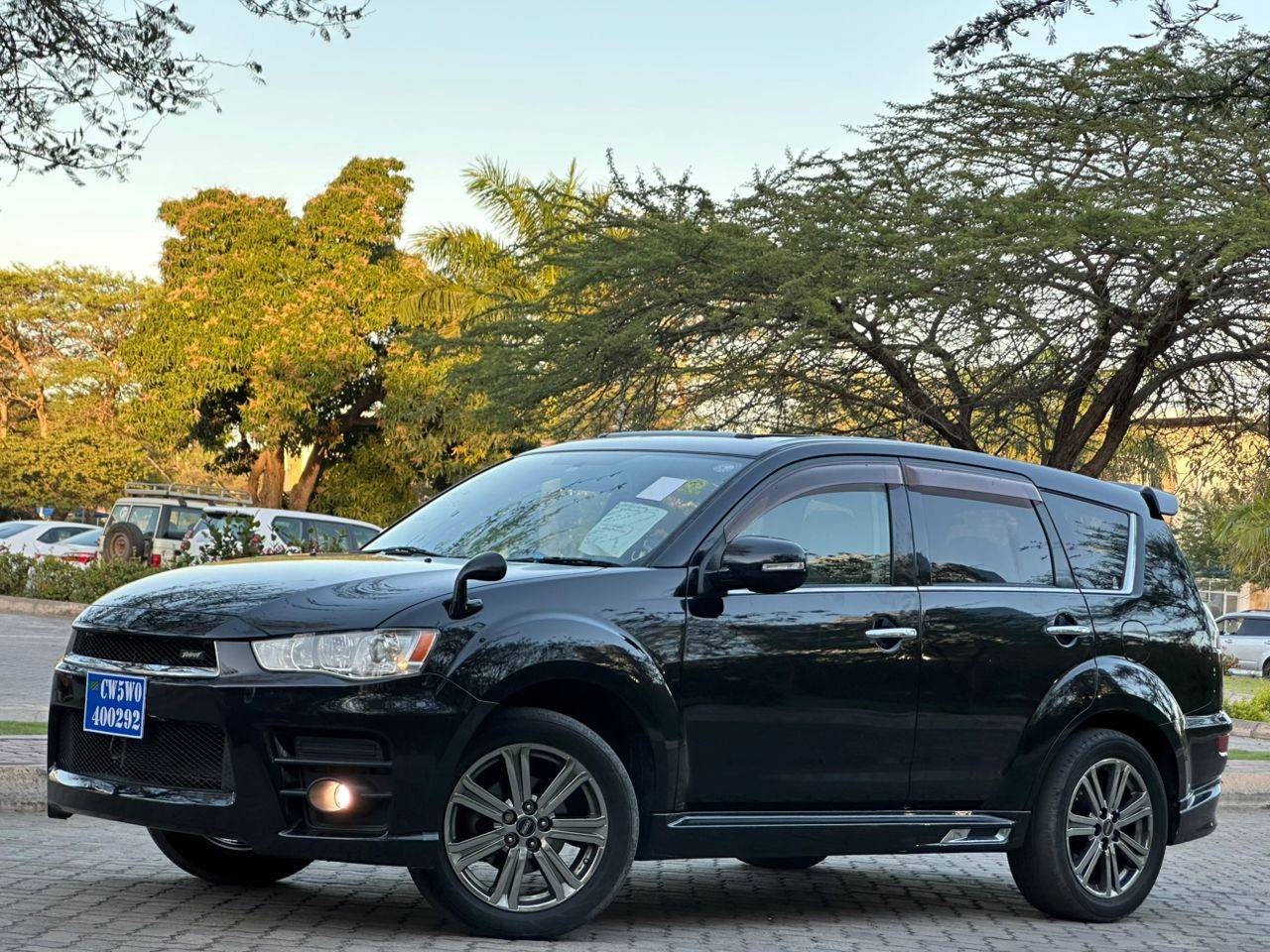 A picture of MITSUBISHI OUTLANDER ROADEST