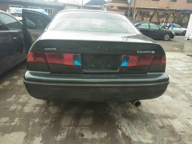 A picture of 2002 Toyota camry