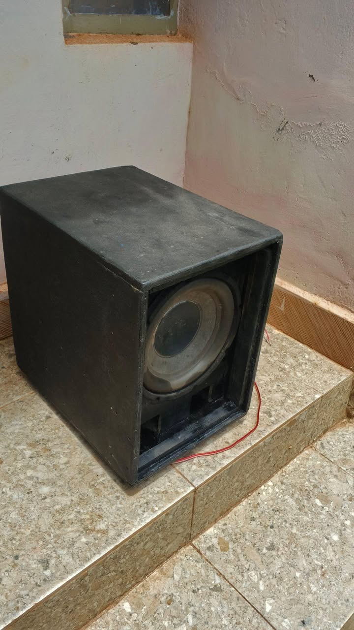 A picture of Top size 10 base size 10