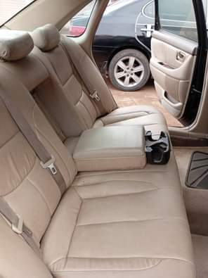 A picture of 04 Toyota Avalon Dashboard Neat in and out Good engine