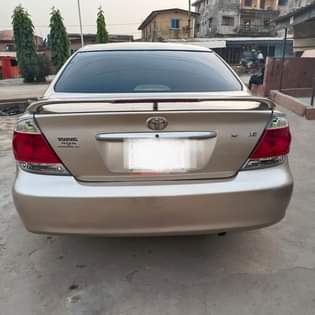 A picture of Toyota Camry 04 upgraded to 06 Nigeria used little top