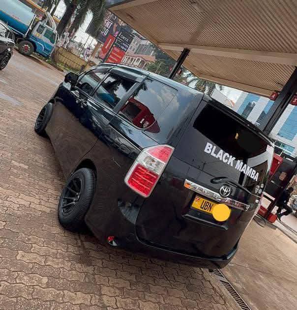 A picture of TOYOTA NOAH X 2008