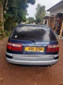 A picture of 1998 Toyota 1998