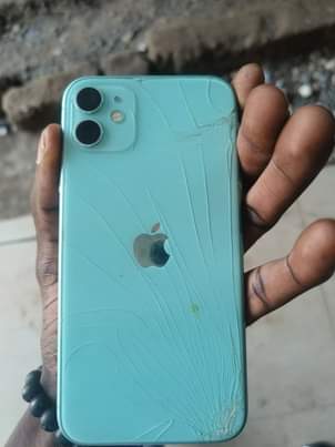 A picture of iPhone 11 plain GB 64
