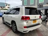 A picture of Price Bei180ML Call 0658056651 LANDCRUISER ZX Year 2016 Fuel Petrol