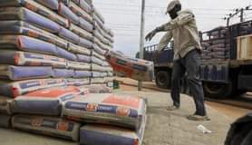 A picture of WHATSAPP. NO.0785399680 TUNAKOPESHA CEMENT HUKU UKILIPA KIDG KIDG MKOPO WETU