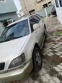 A picture of 2002 rx300
