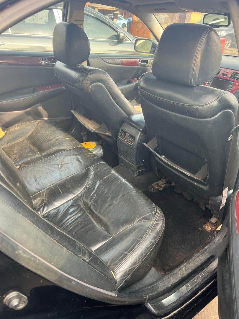 A picture of Lexus Es300