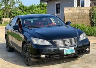 A picture of Lexus ES350
