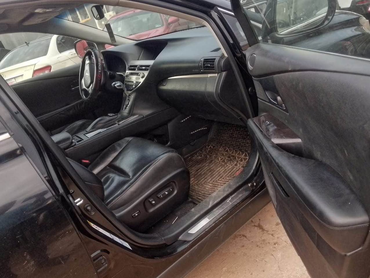 A picture of Distress Sale RegisterLEXUS RX 350 015