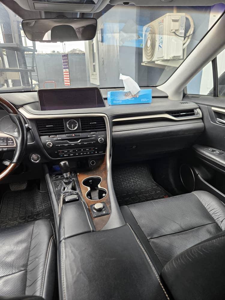 A picture of Lexus RX350 2017