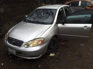 A picture of 2004 Corolla With sound engine ac chilling Gear selecting well