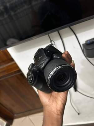 A picture of FUJIFILM FINPIX S8300
