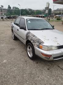 A picture of Toyota Corolla 1999