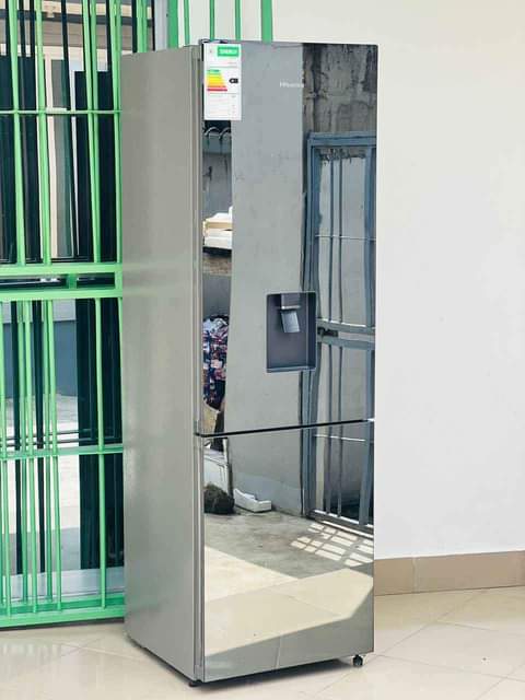 A picture of HISENSE DISPLAY FRIDGE LITTRE 290