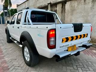 A picture of NISSAN HARDBODY