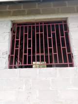A picture of PATA MADRSHA NA MLANGO YA CHUMA KWA BE YA PNGUZO