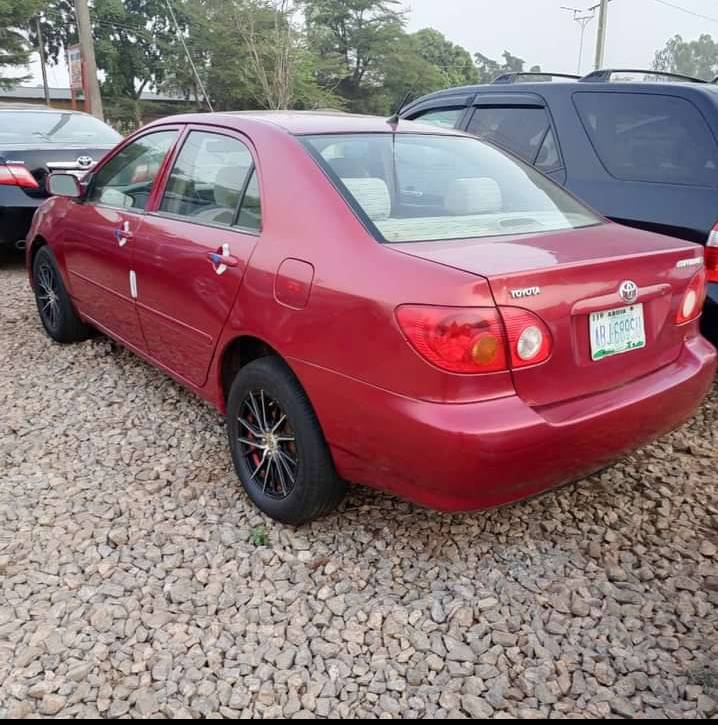 A picture of Toyota corolla 2006