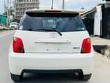A picture of TOYOTA IST USED JAPAN PEARL WHITE