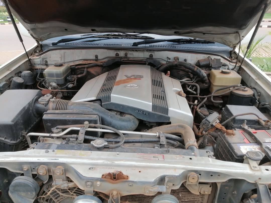 A picture of Land cruiser petrol for sale call me on 256751331103