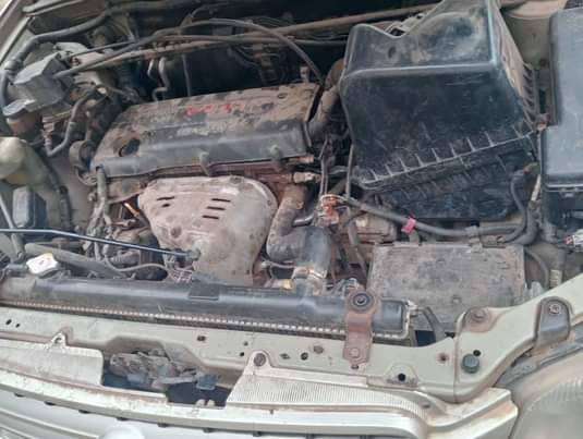 A picture of Super sharp Toyota Highlander 2004 model with UNTEMPERED ENGINE AND