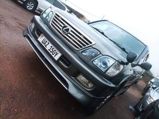 A picture of 1999 Toyota Land cruiser V8