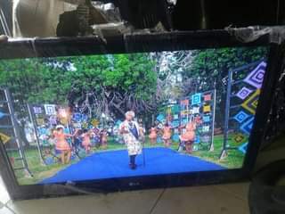 A picture of ORIGINAL LG TV 32 inches Very slim