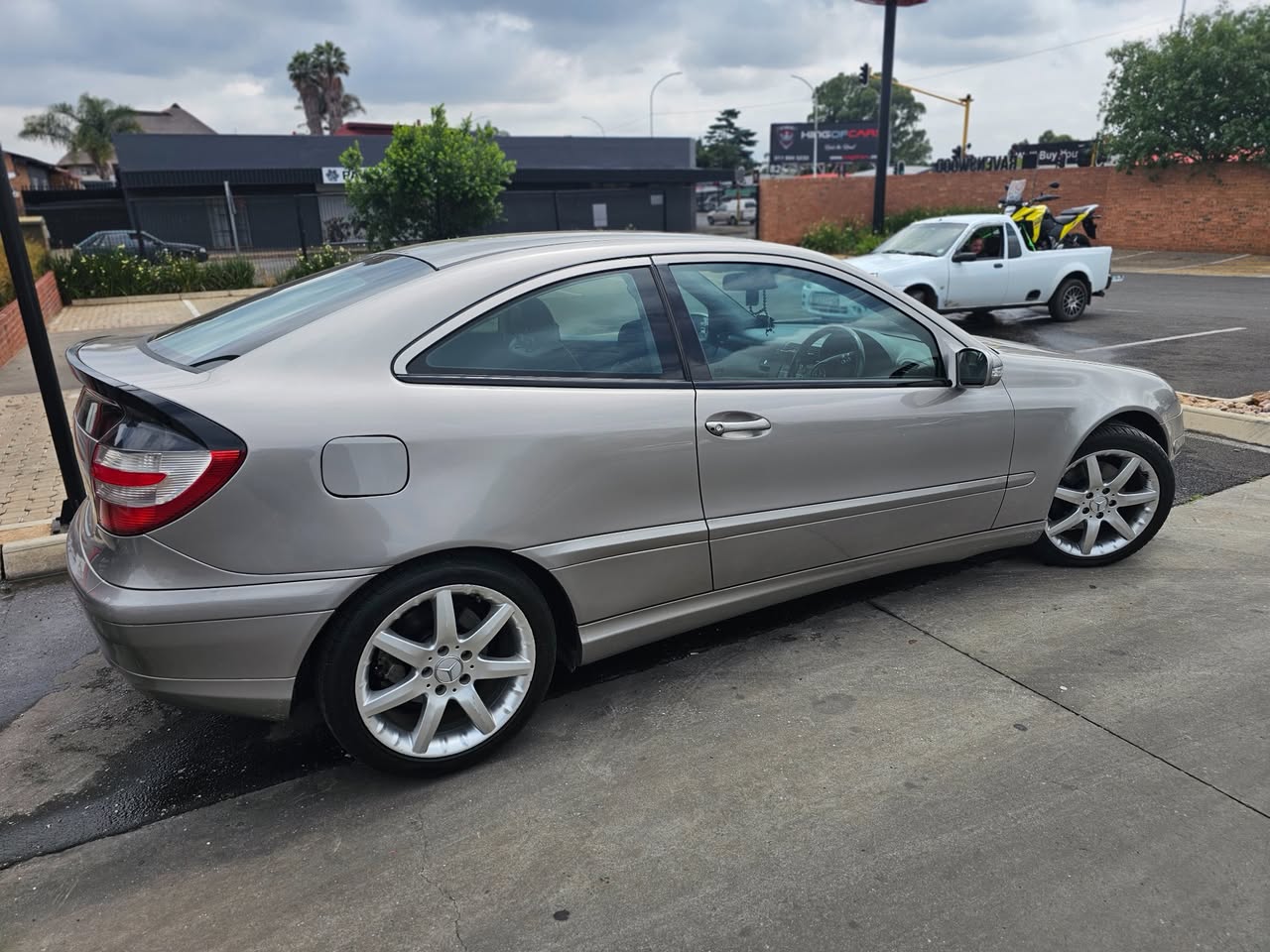 mercedes benz c230