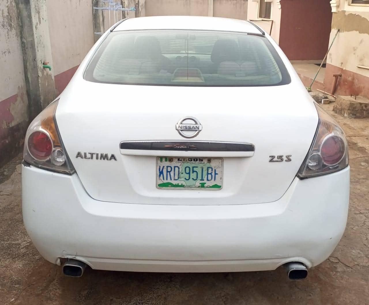 A picture of 2009 Nissan altima