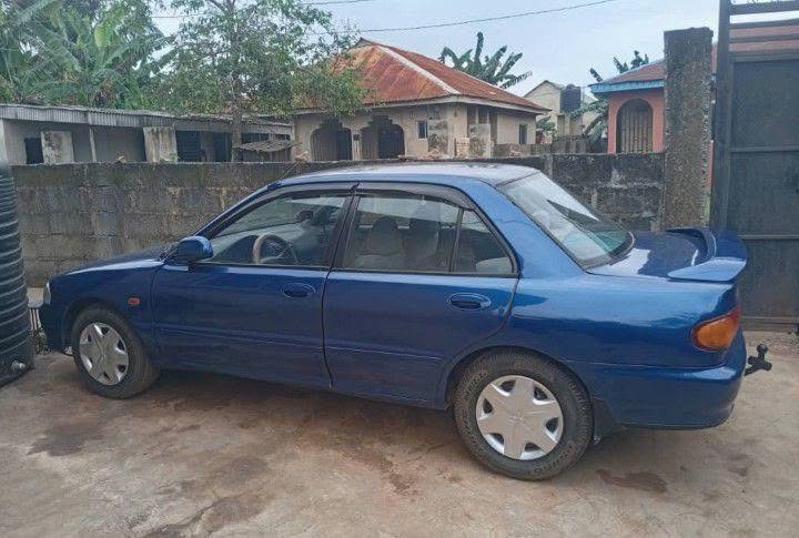 A picture of 2000 Mitsubishi Lancer