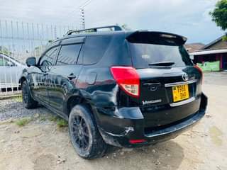 A picture of 2010 VANGUARD 0714058883 TOYOTA