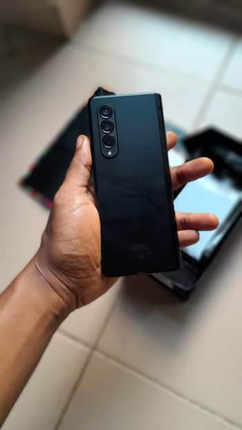 A picture of Samsung Galaxy fold 3 new