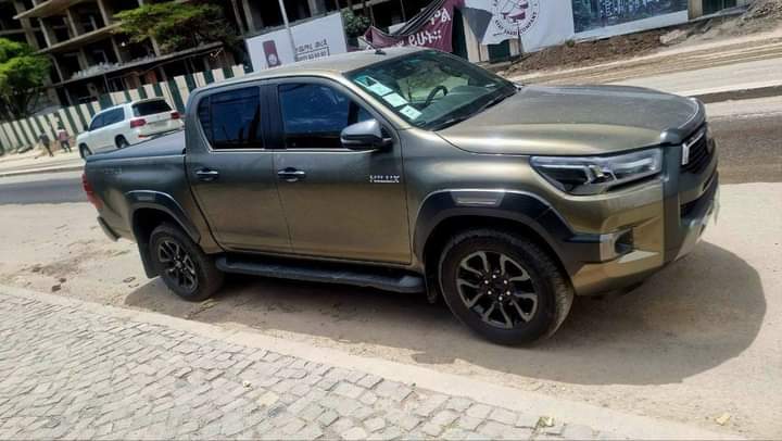 used toyota hilux
