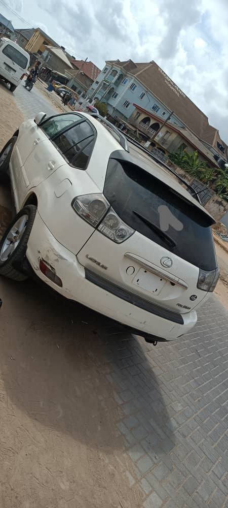 A picture of Lexus Rx350 08