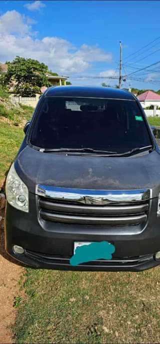 used toyota noah