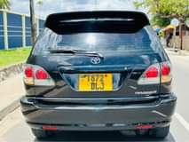 A picture of Toyota Harrier Old Bei 13 5M