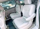 A picture of Toyota Sienna 2009