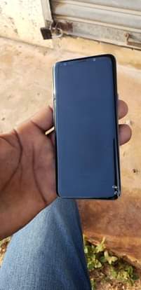 A picture of samsung s9