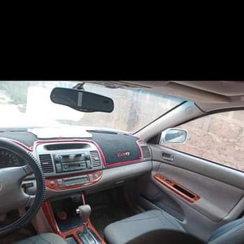 A picture of TOYOTA Camry 2005