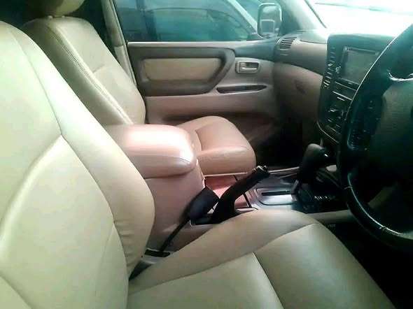 A picture of V8 diesel for sale 45millions call 0755622807