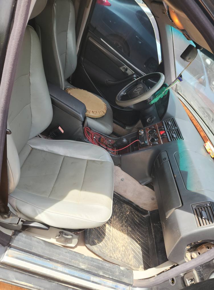 A picture of Mercedes 230