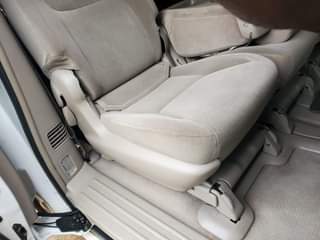 A picture of LE Toyota sienna