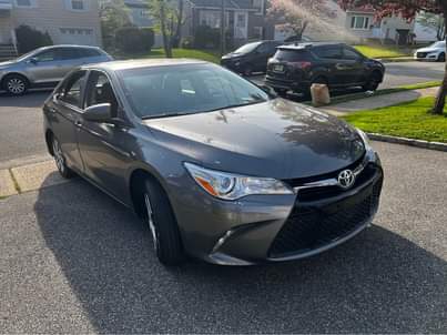 A picture of 2017 Toyota Camry SE Sedan 4D