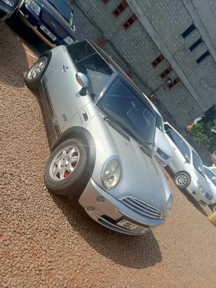 A picture of Mini Cooper 2010