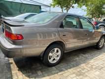 A picture of Toyota Camry Droplight 2001 available