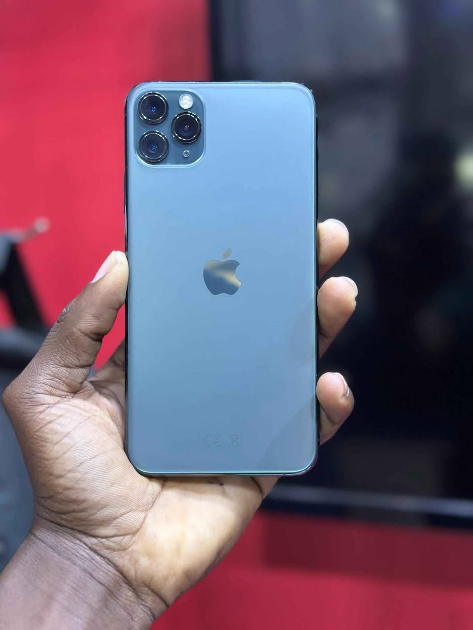A picture of iPhone 11pro max At 1.05m Storage 256gb Call 0755470670