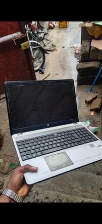 A picture of Nauza laptop