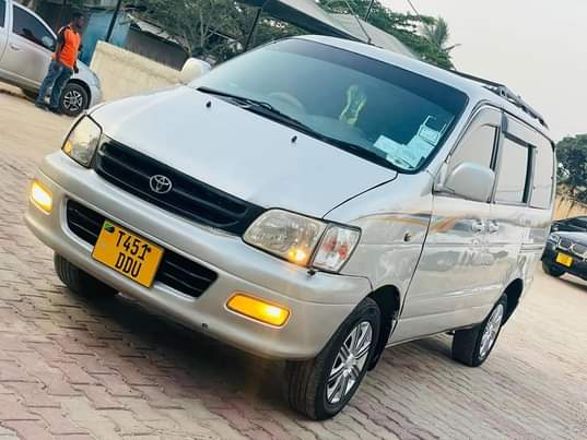 A picture of Toyota noah